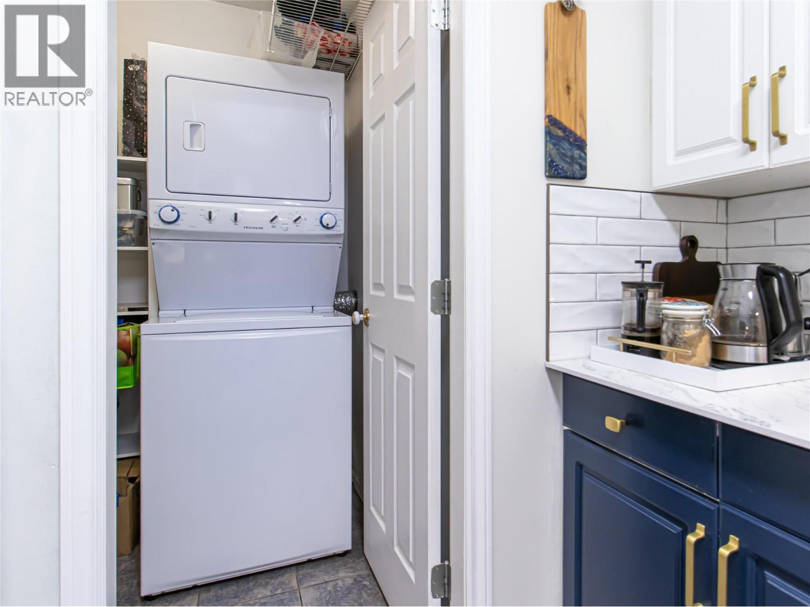 205 650 3 Street Southwest, Salmon Arm