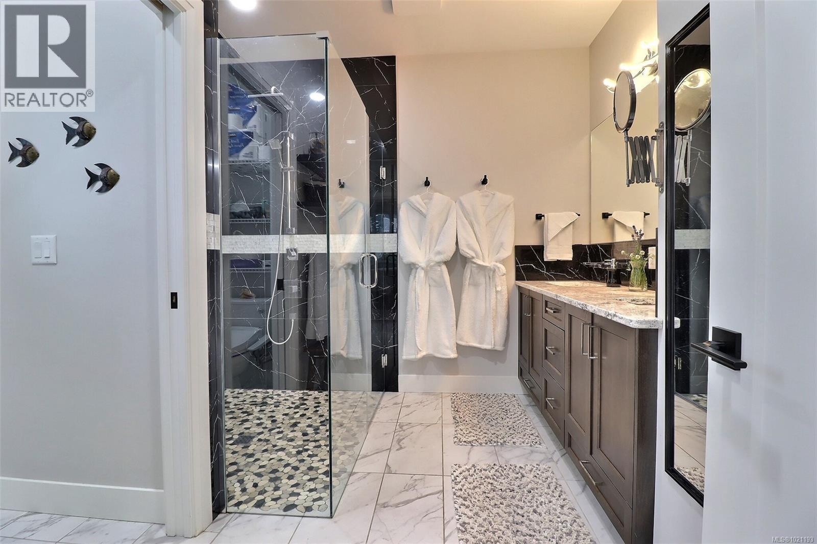 643 John Wilson Pl, Ladysmith