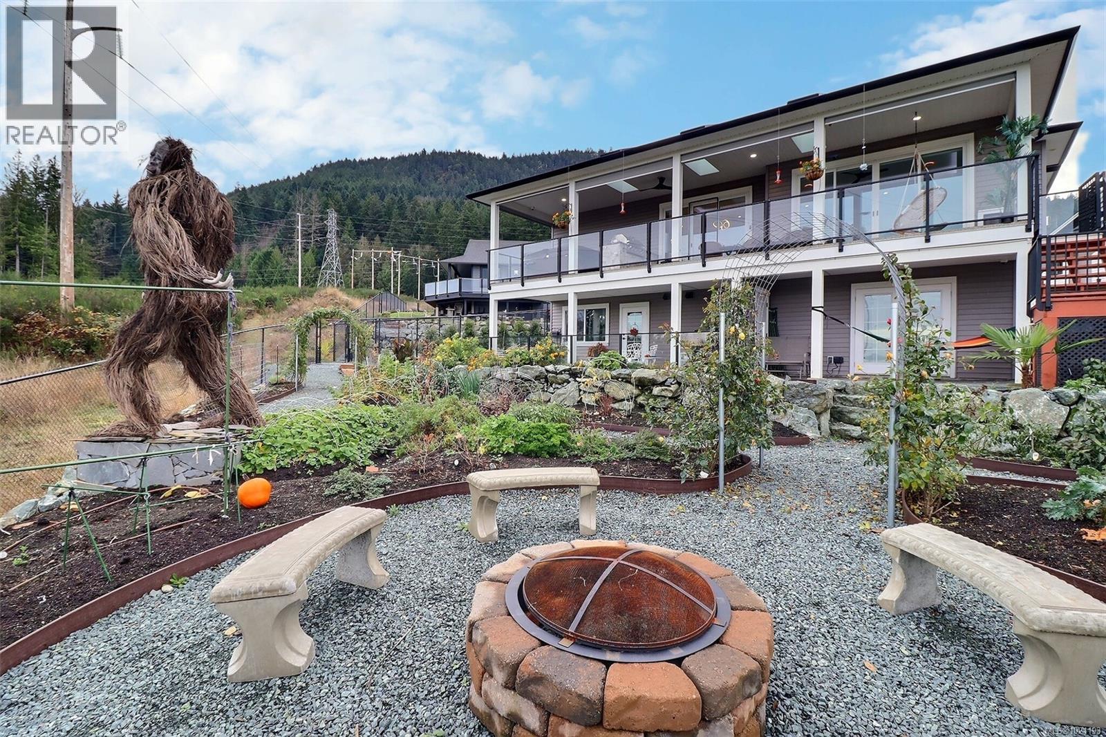 643 John Wilson Pl, Ladysmith