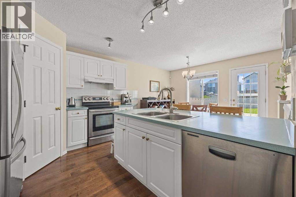 Single Family House for Sale in  Somercrest Close SW Somerset Calgary 