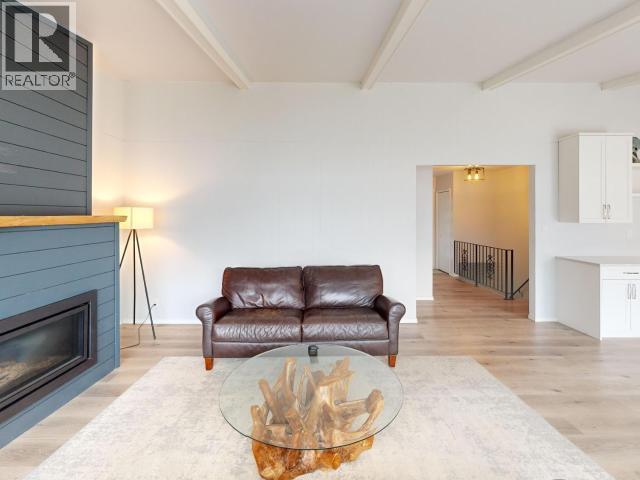 2440 JENKINSON ROAD, Powell River