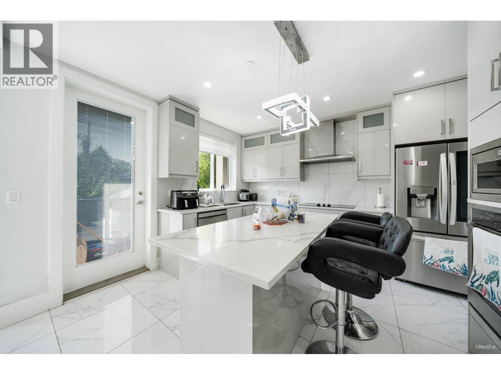 4841 DUMFRIES STREET, Vancouver