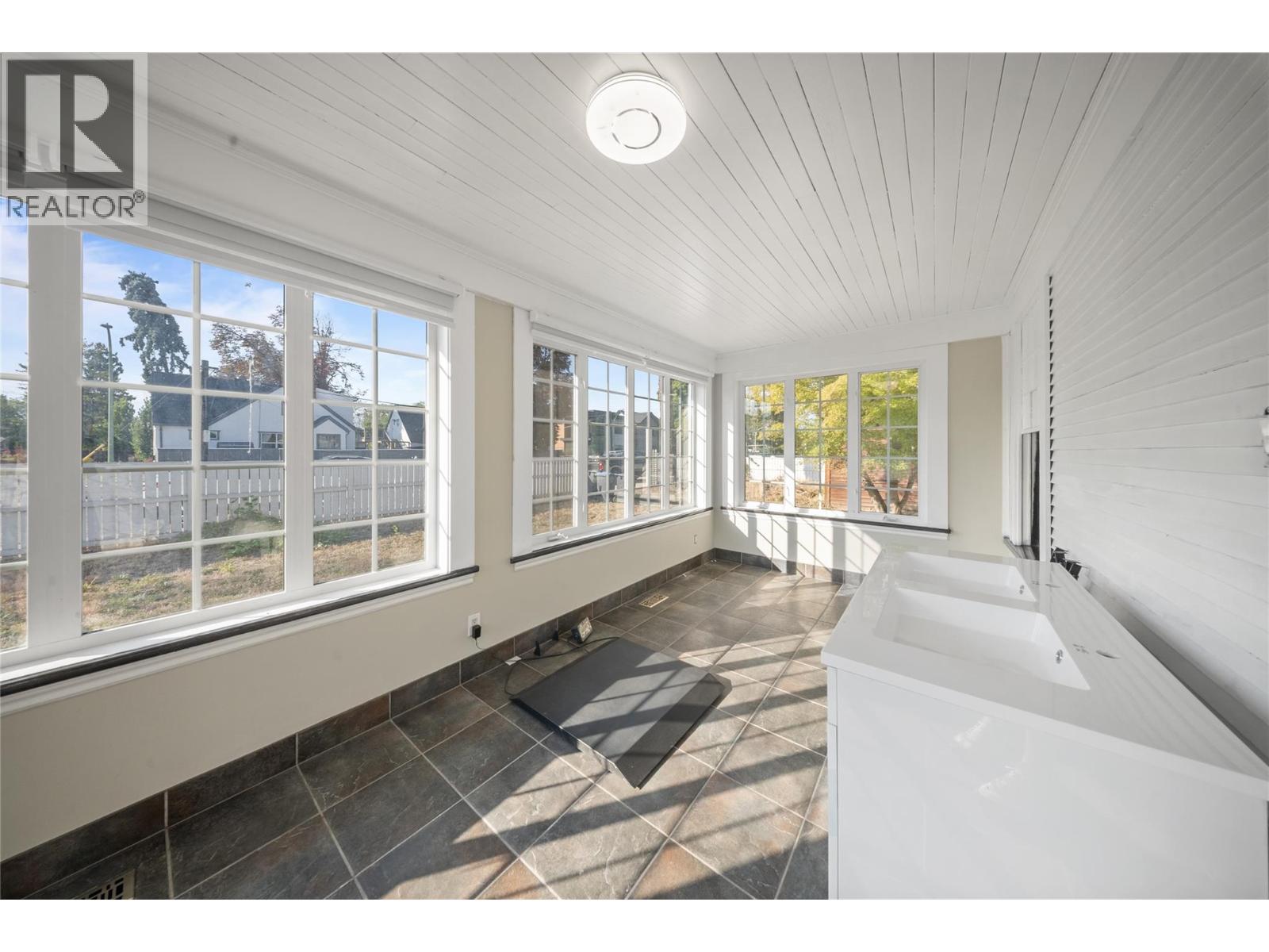  2340 Pandosy Street, Kelowna