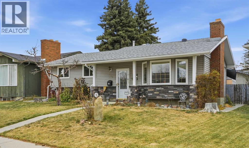 Single Family House Bungalow for Sale in  Whitestone Road NE Whitehorn Calgary 