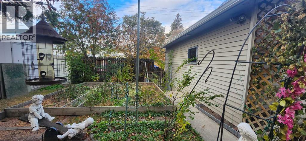 Single Family House Bungalow for Sale in  Whitestone Road NE Whitehorn Calgary 