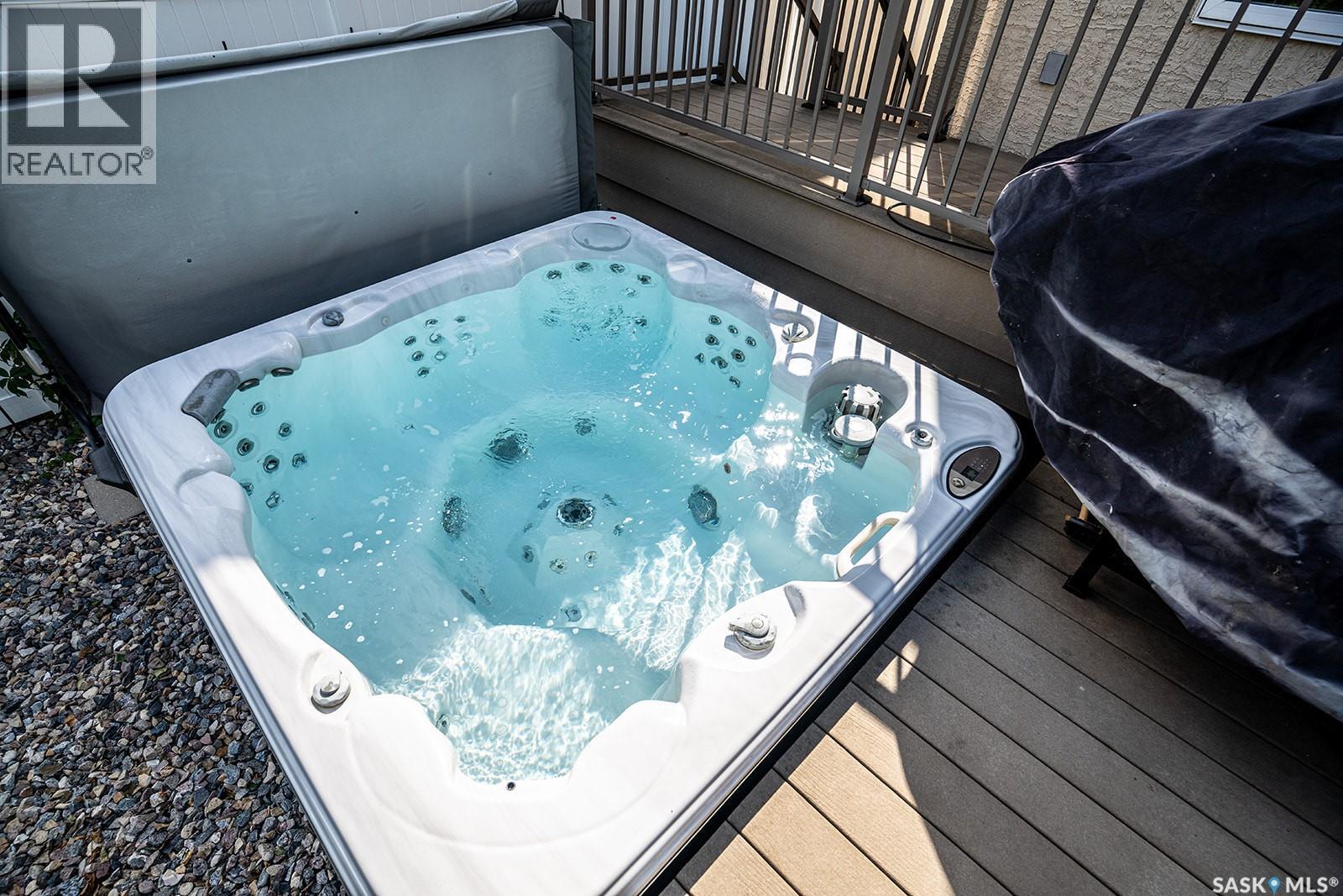 Single Family House 2 Level for Sale in  Highgrove ROAD Regina 