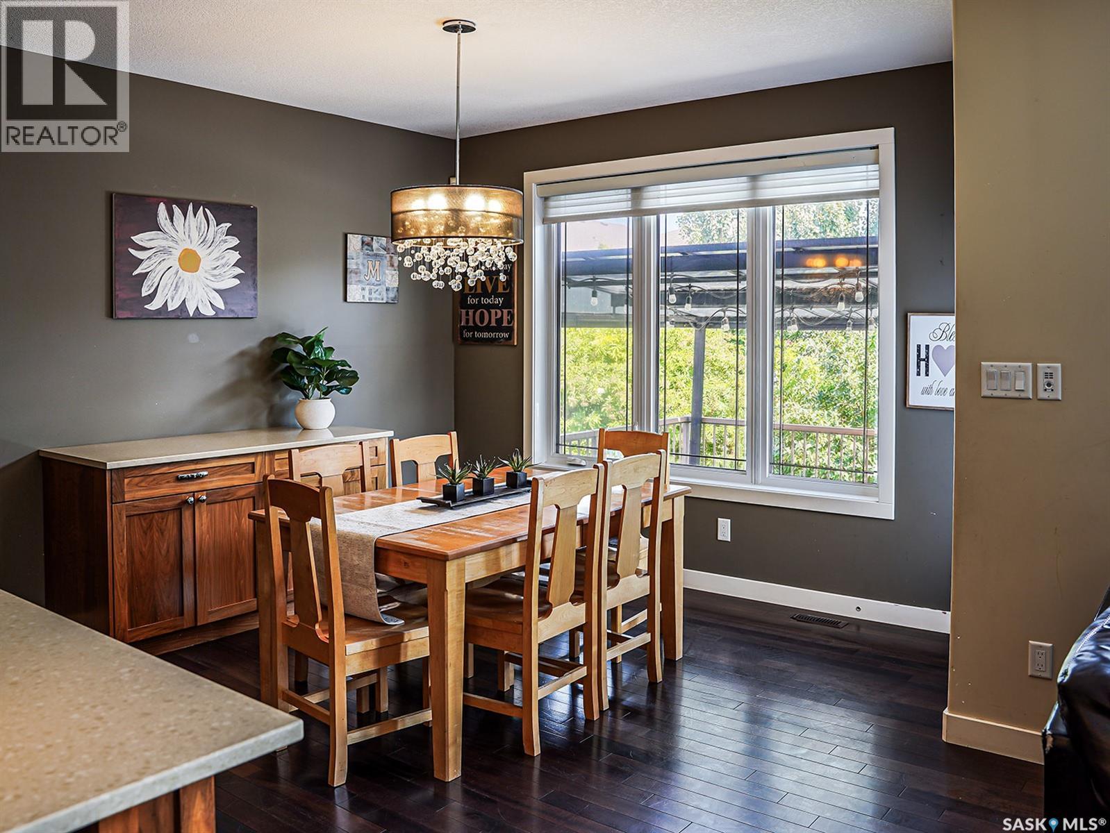 Single Family House 2 Level for Sale in  Highgrove ROAD Regina 