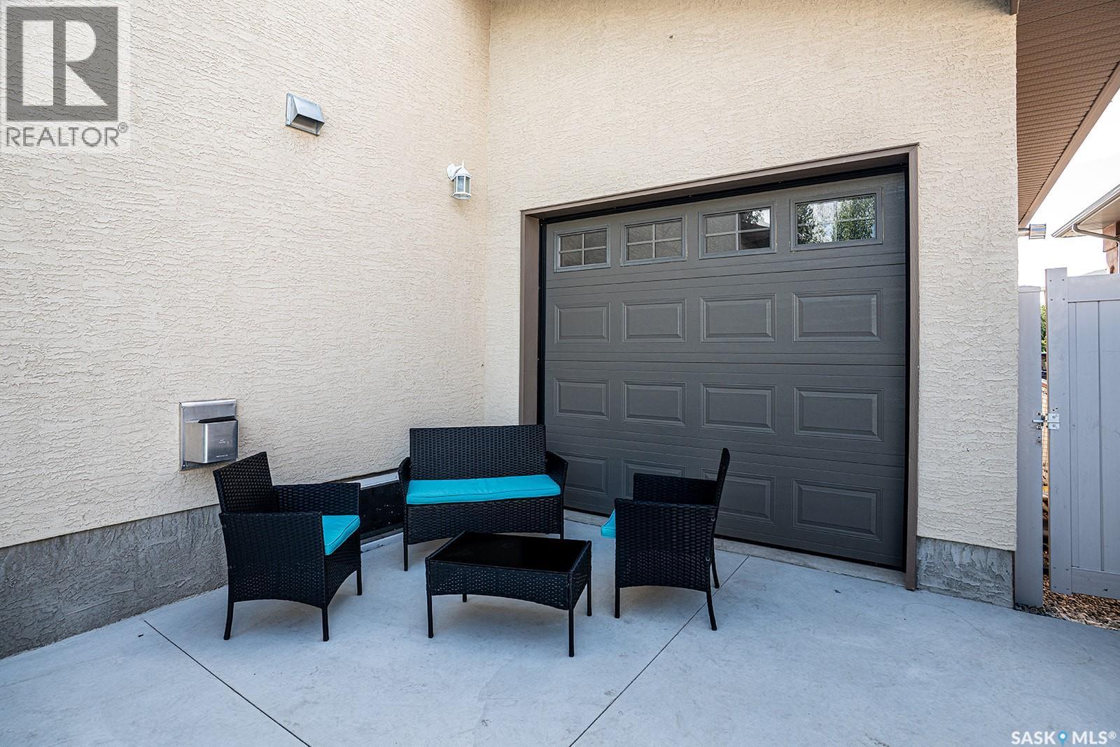 Single Family House 2 Level for Sale in  Highgrove ROAD Regina 