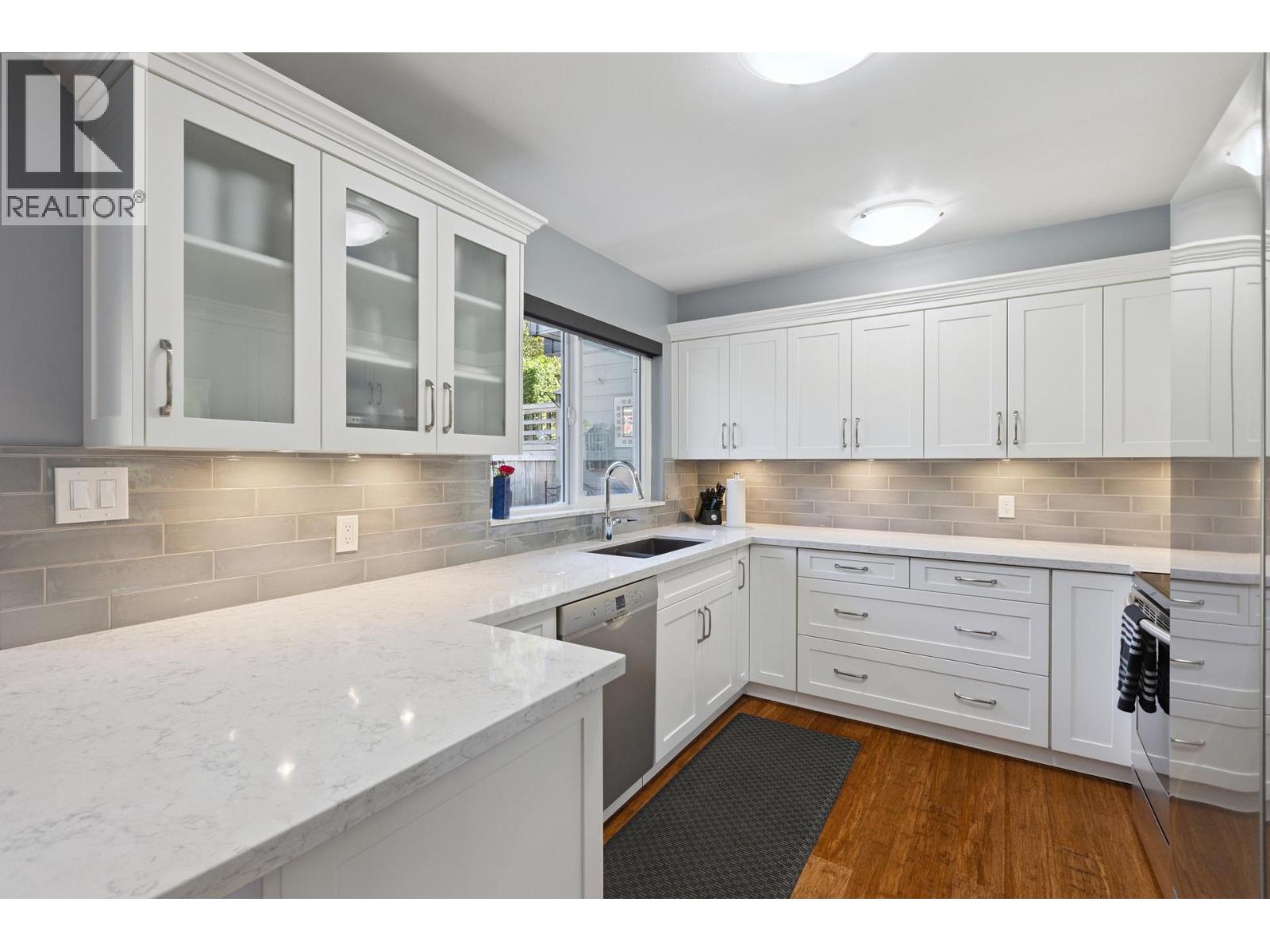 1518 MAHON AVENUE, North Vancouver