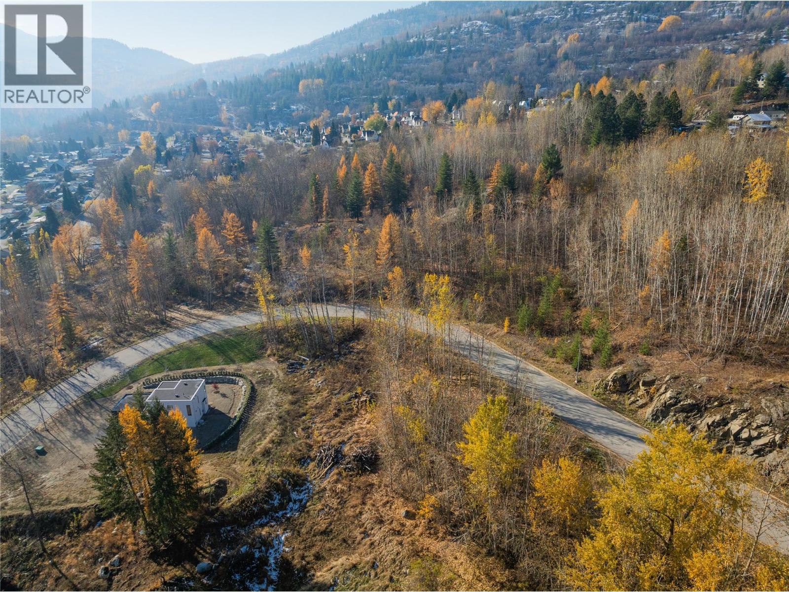 220 WHITMAN WAY - 14