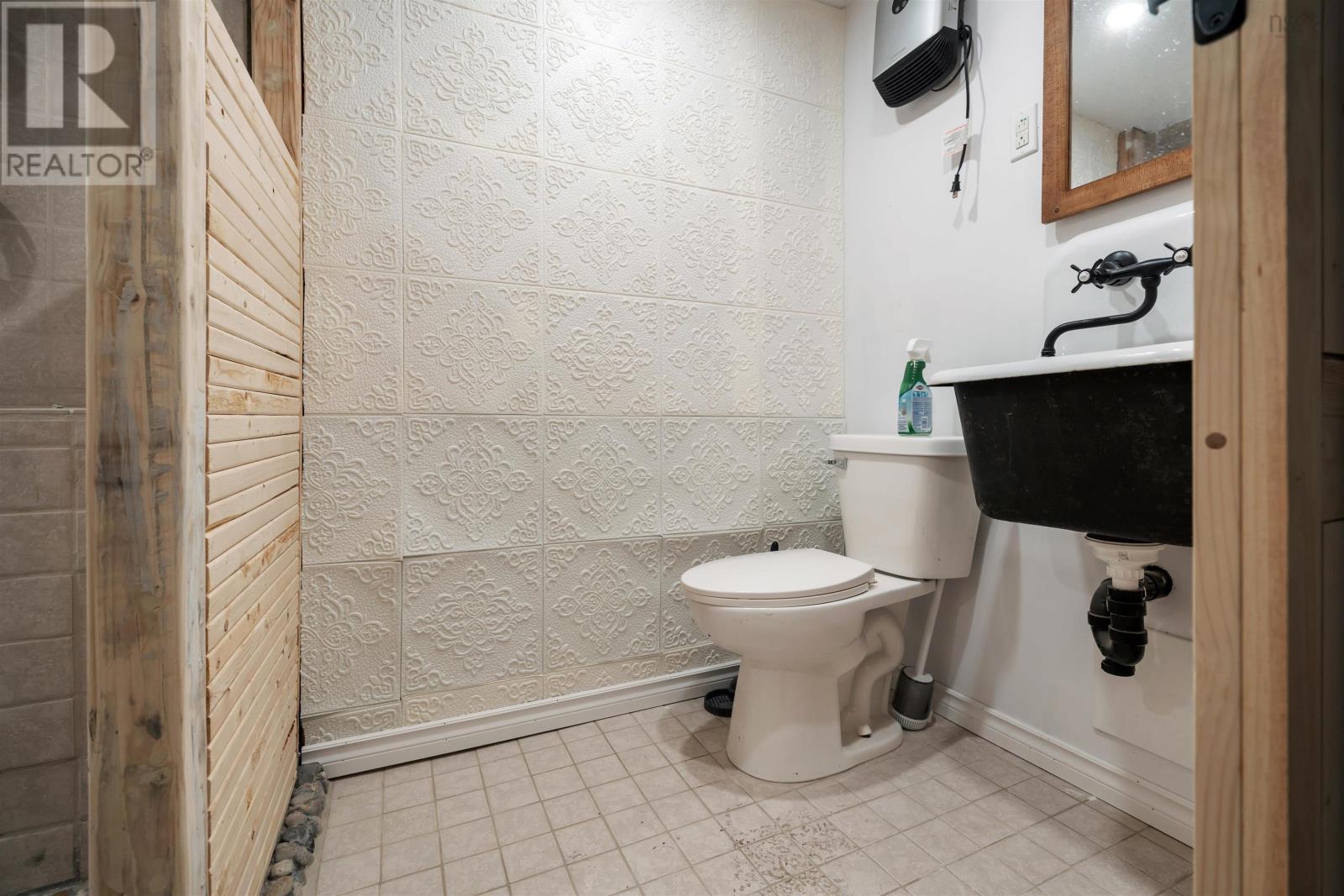 Property 19 of 49 of 90 High Street