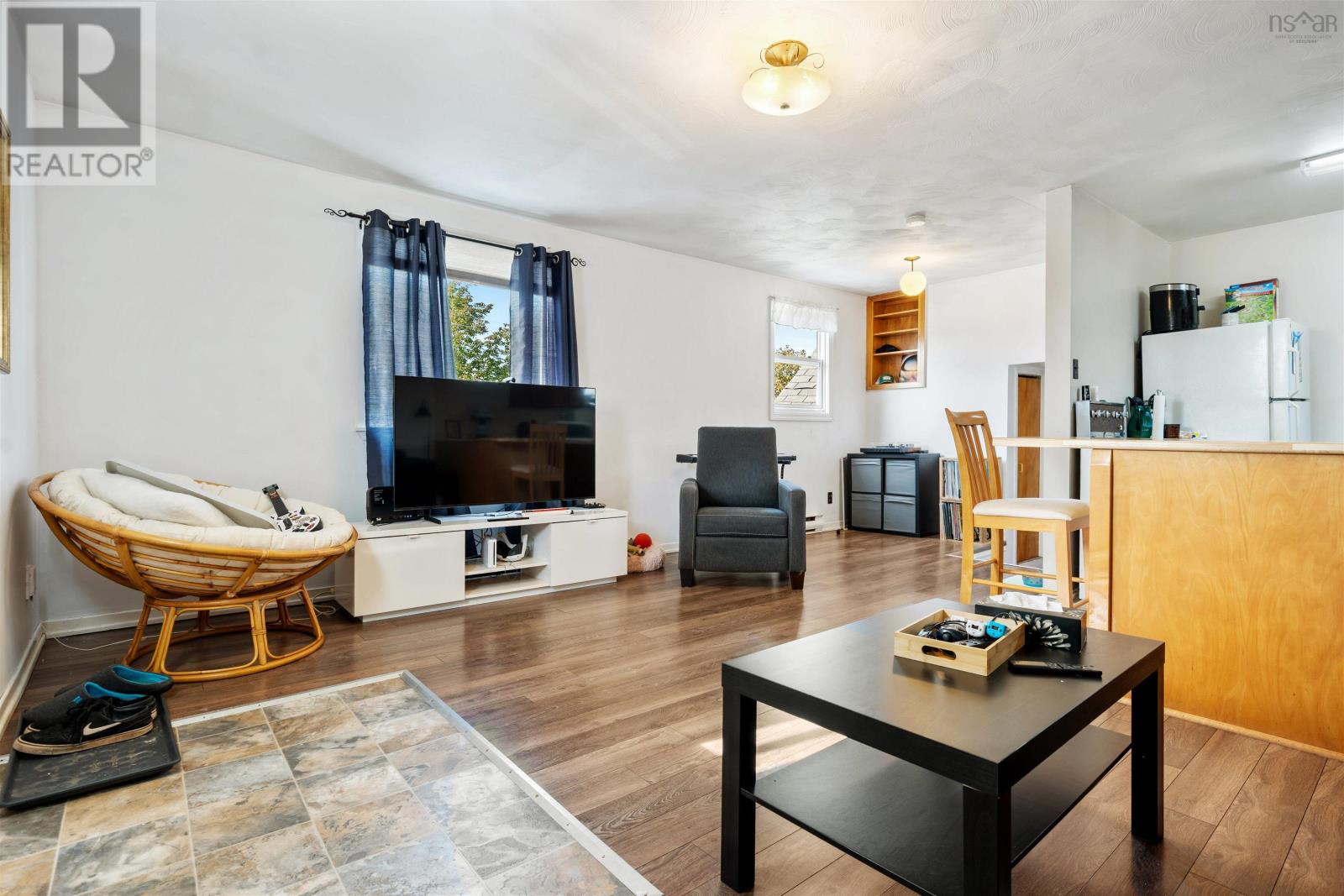 Property 42 of 49 of 90 High Street