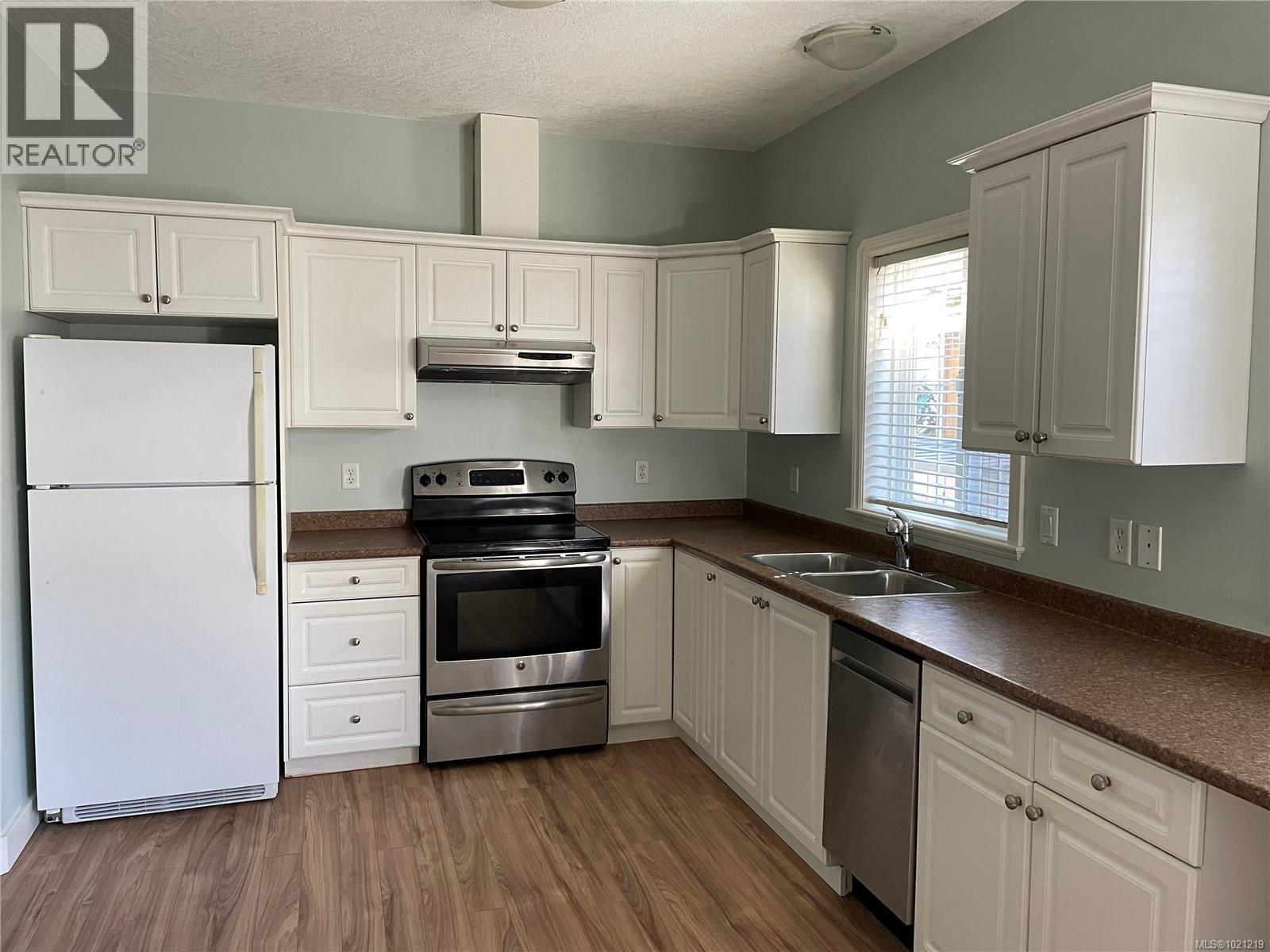  832 Pintail Place, Langford