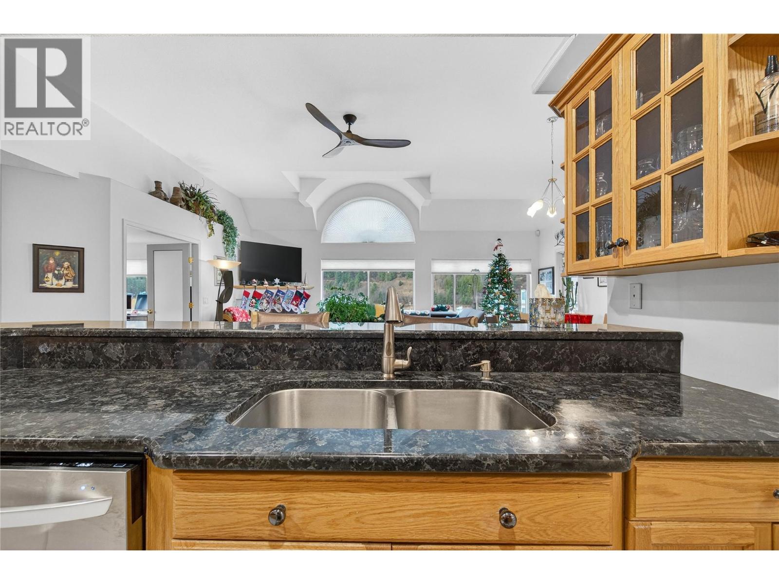 305 1002 Riverside Avenue, Sicamous