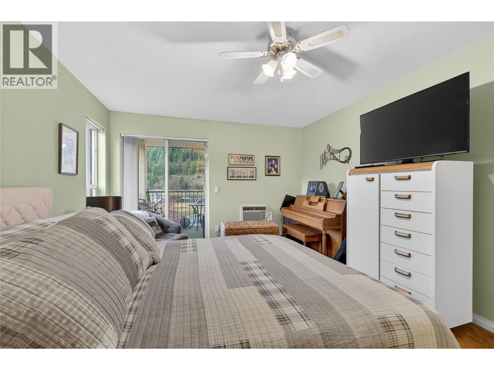 305 1002 Riverside Avenue, Sicamous