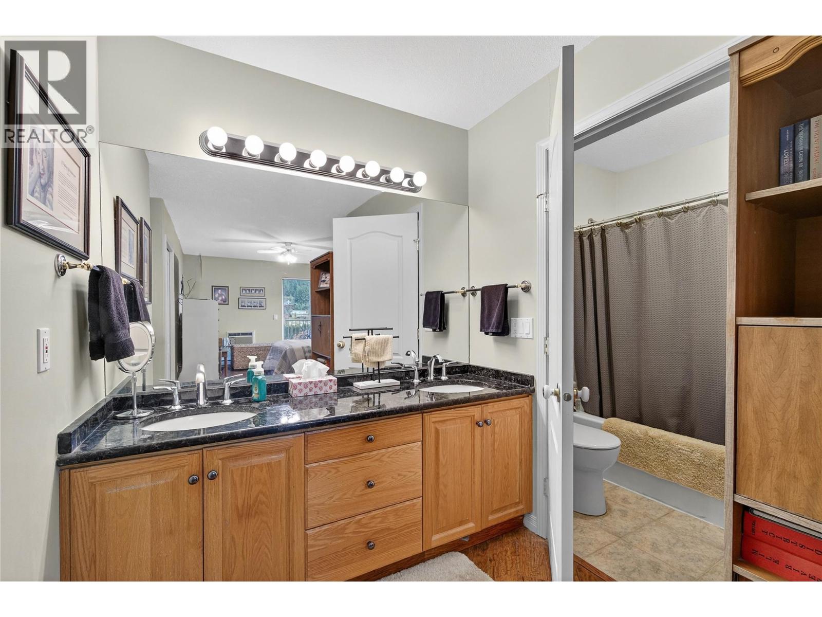 305 1002 Riverside Avenue, Sicamous