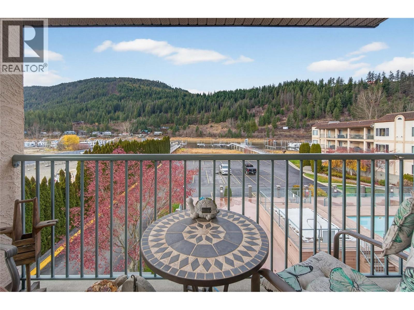 305 1002 Riverside Avenue, Sicamous