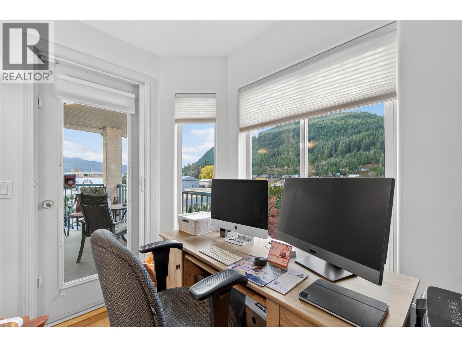 305 1002 Riverside Avenue, Sicamous