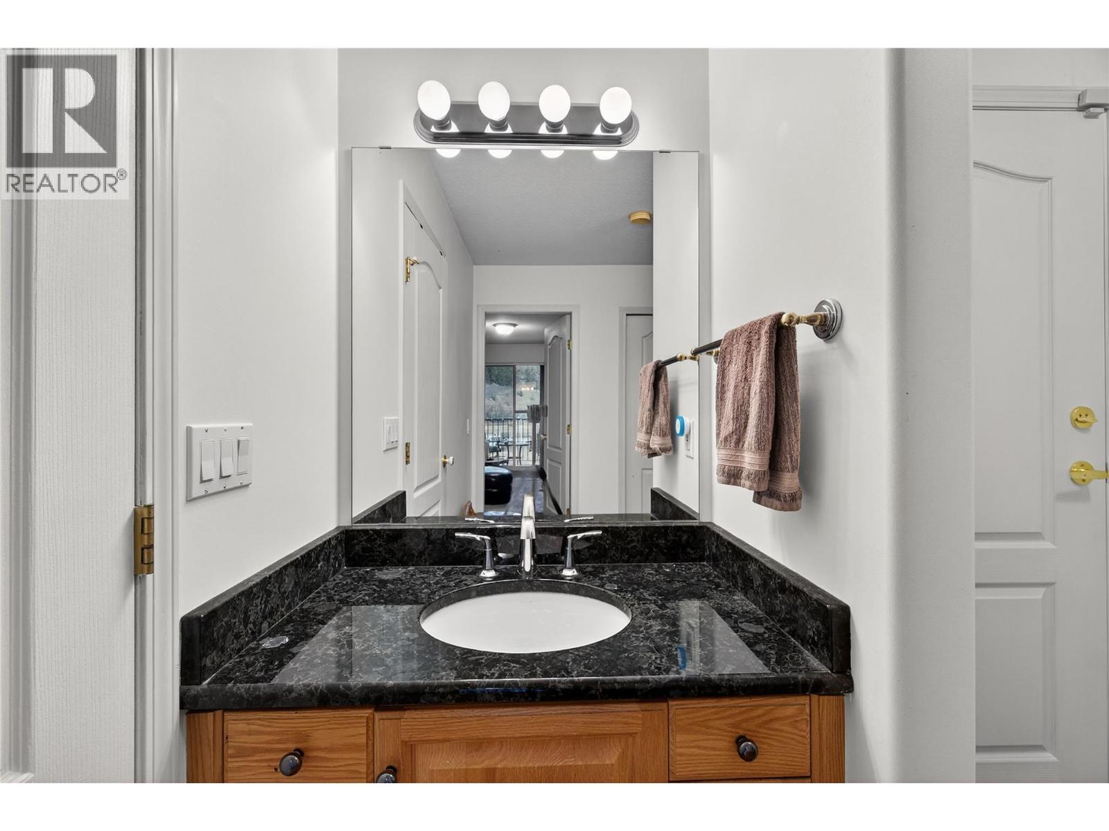 305 1002 Riverside Avenue, Sicamous