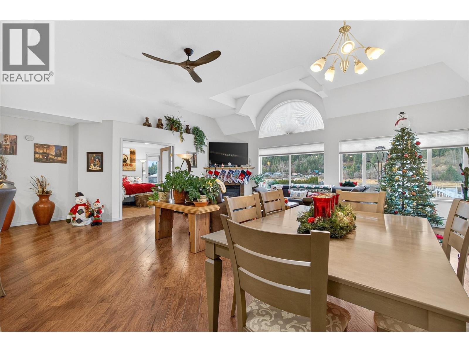 305 1002 Riverside Avenue, Sicamous