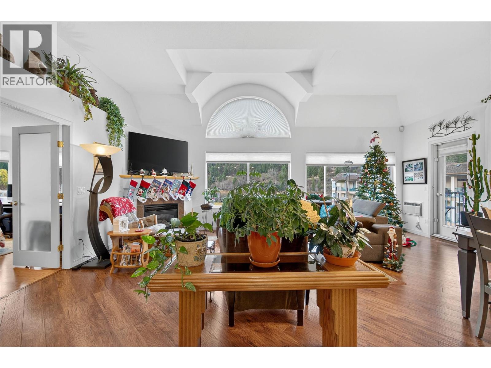 305 1002 Riverside Avenue, Sicamous