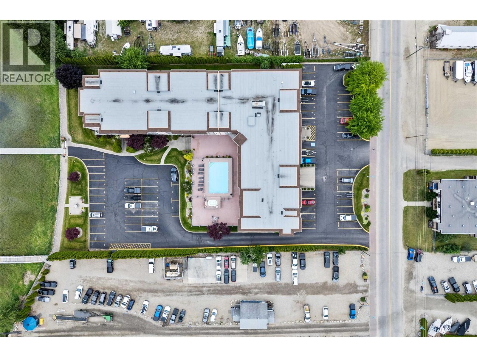 305 1002 Riverside Avenue, Sicamous