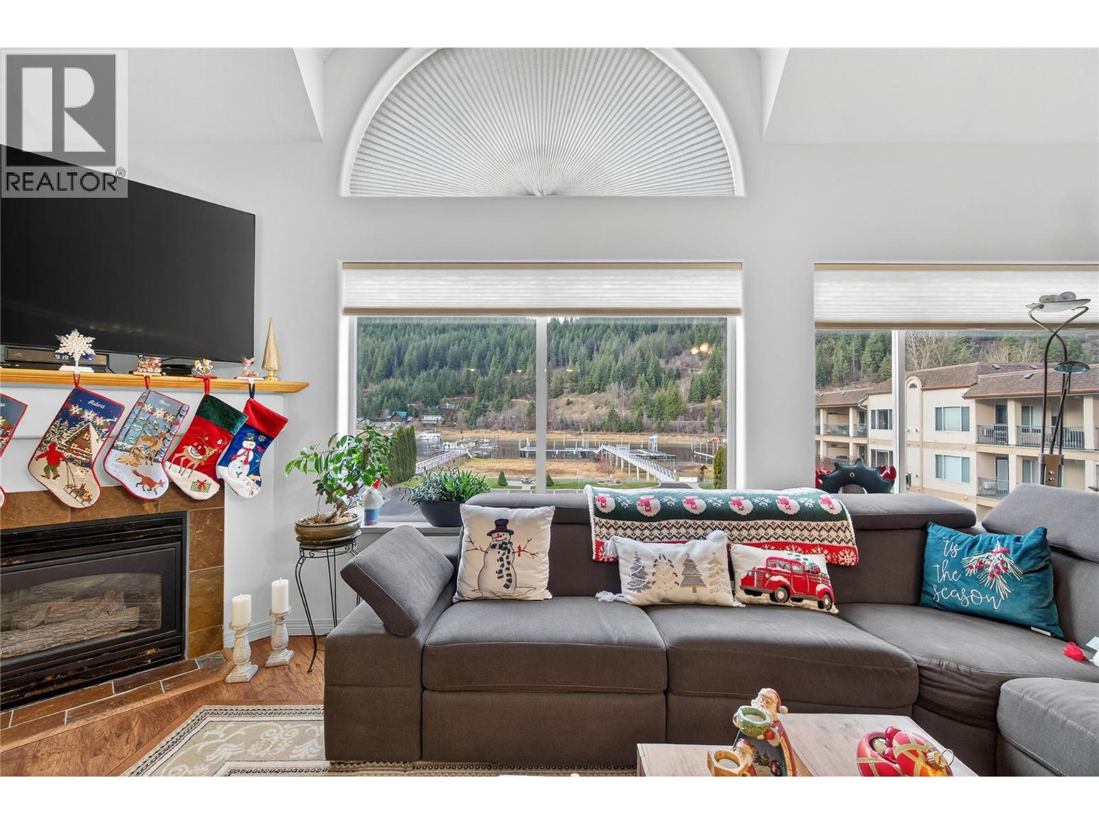 305 1002 Riverside Avenue, Sicamous