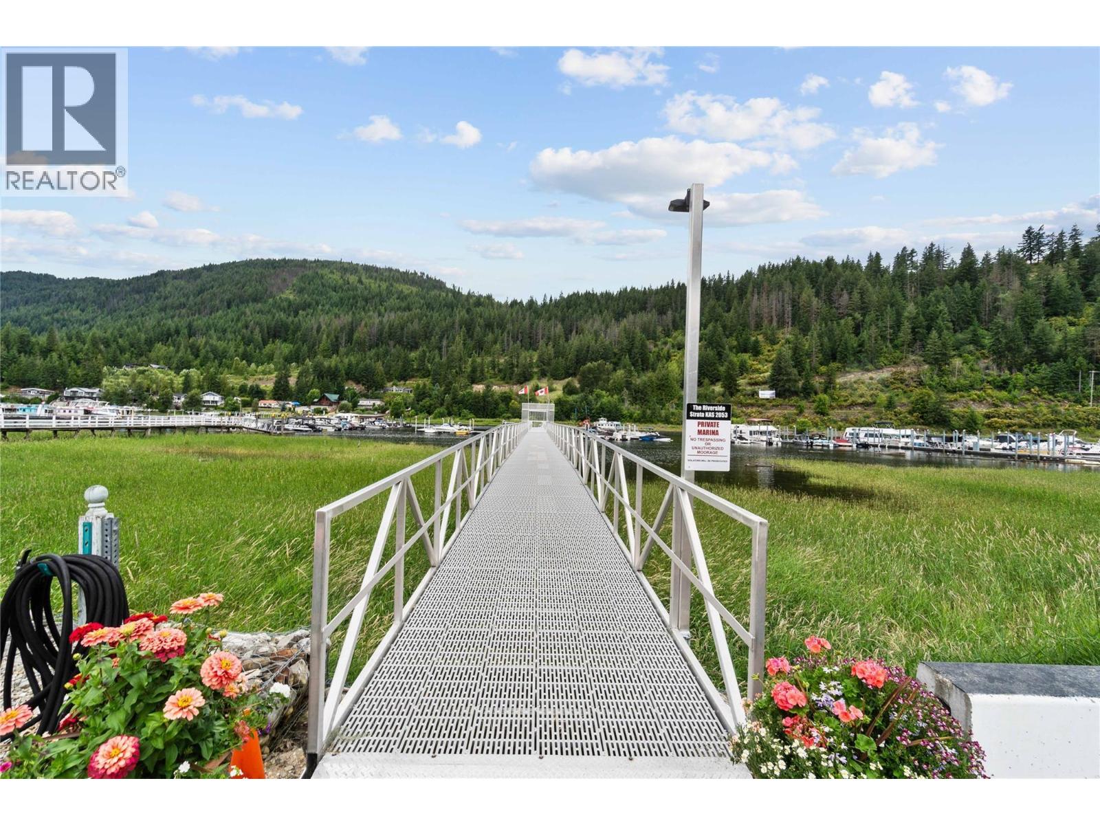 305 1002 Riverside Avenue, Sicamous