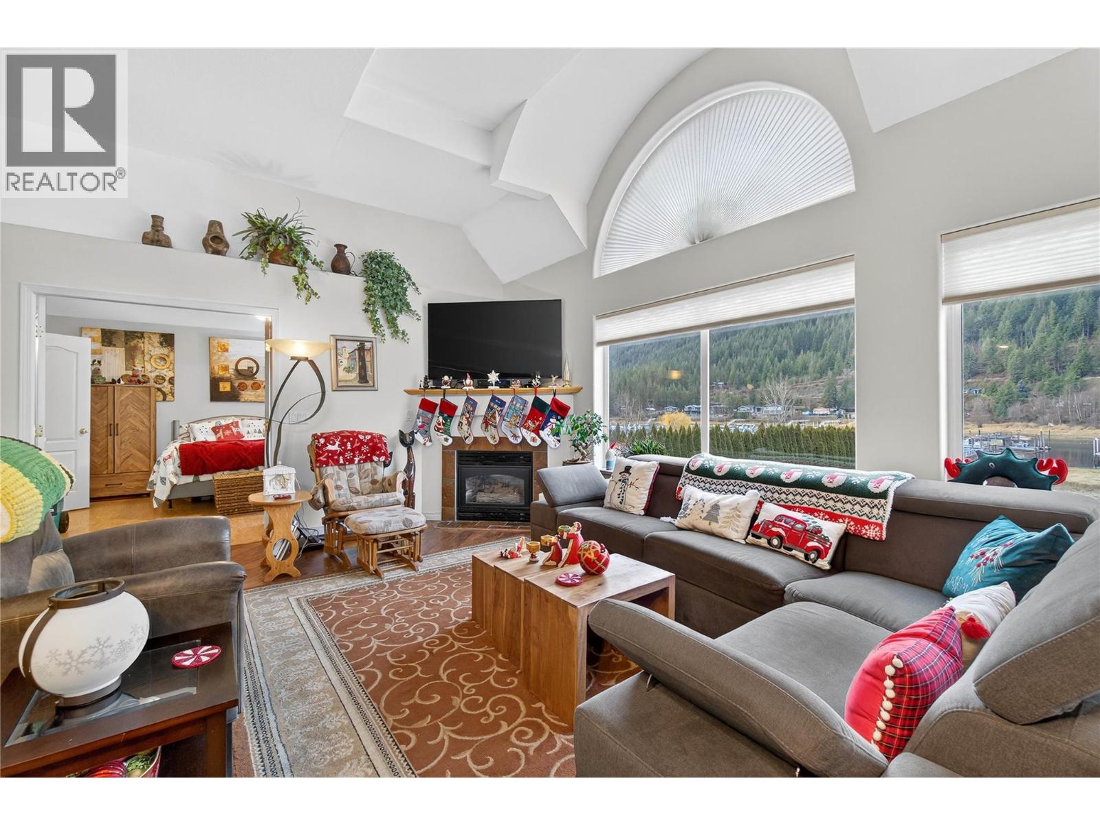 305 1002 Riverside Avenue, Sicamous