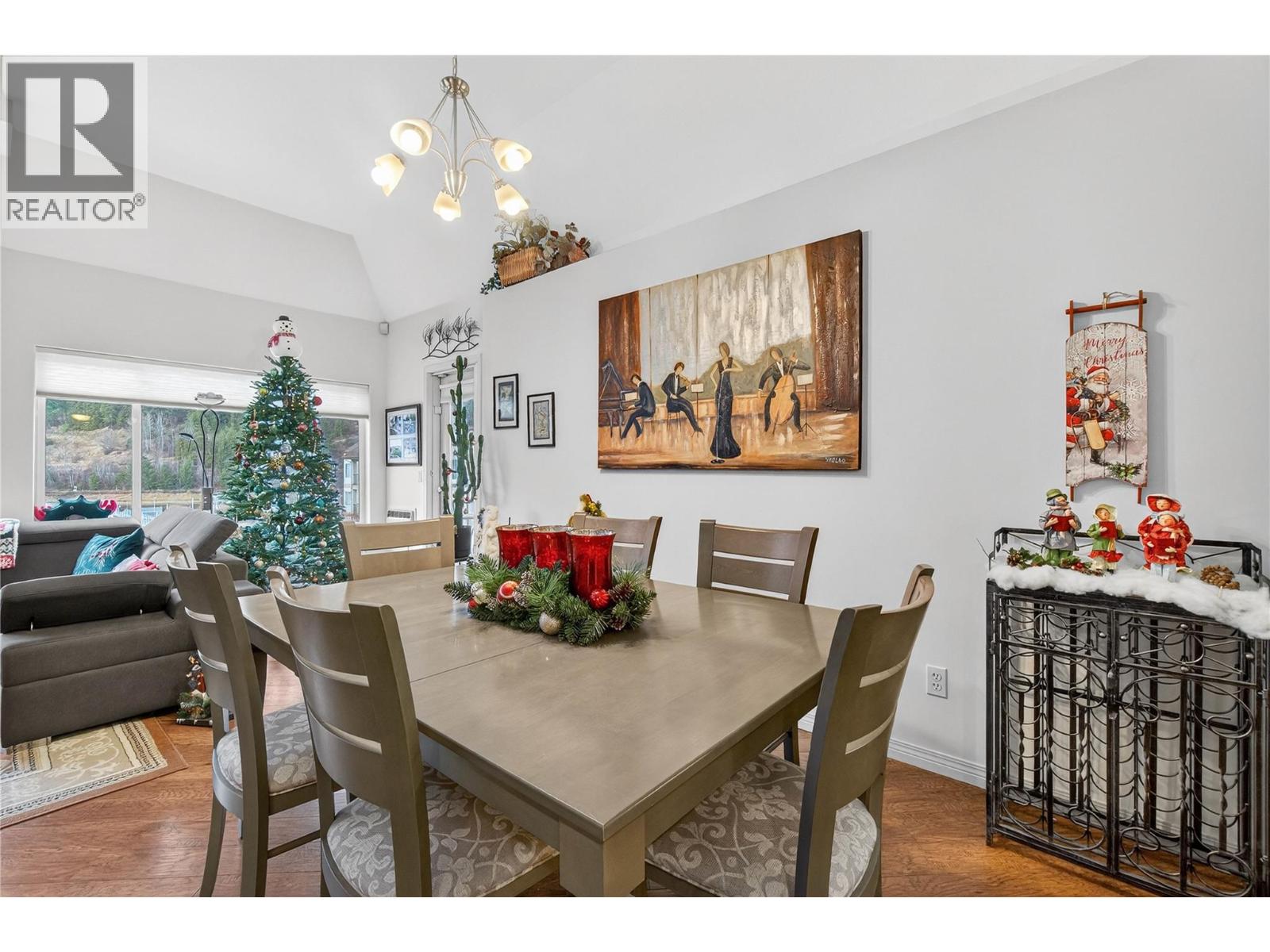 305 1002 Riverside Avenue, Sicamous