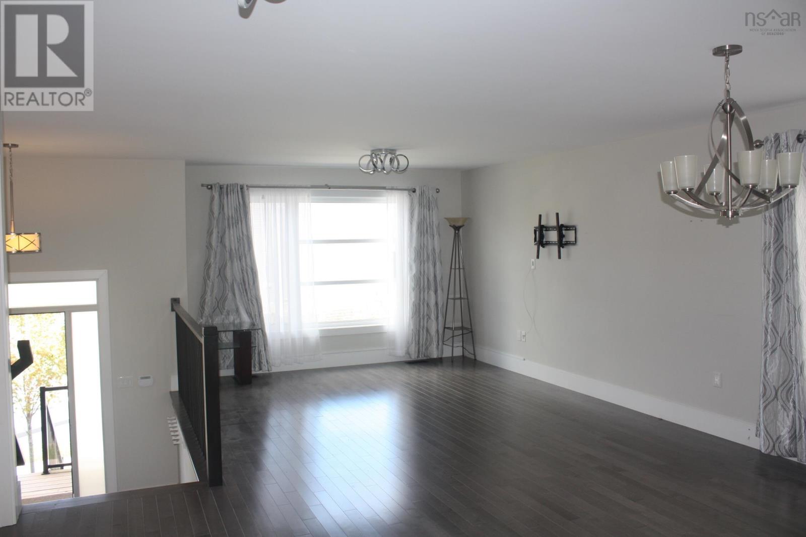 Property 7 of 39 of 276 Fleetview Drive