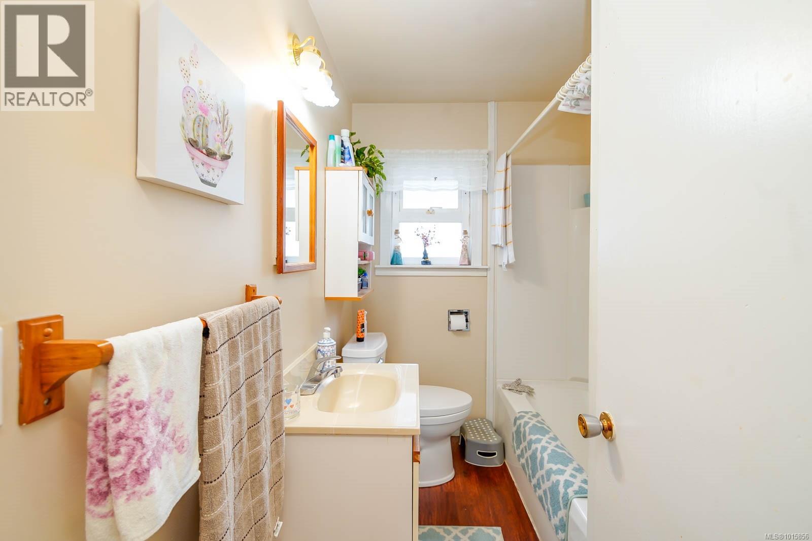 3582 11th Ave, Port Alberni