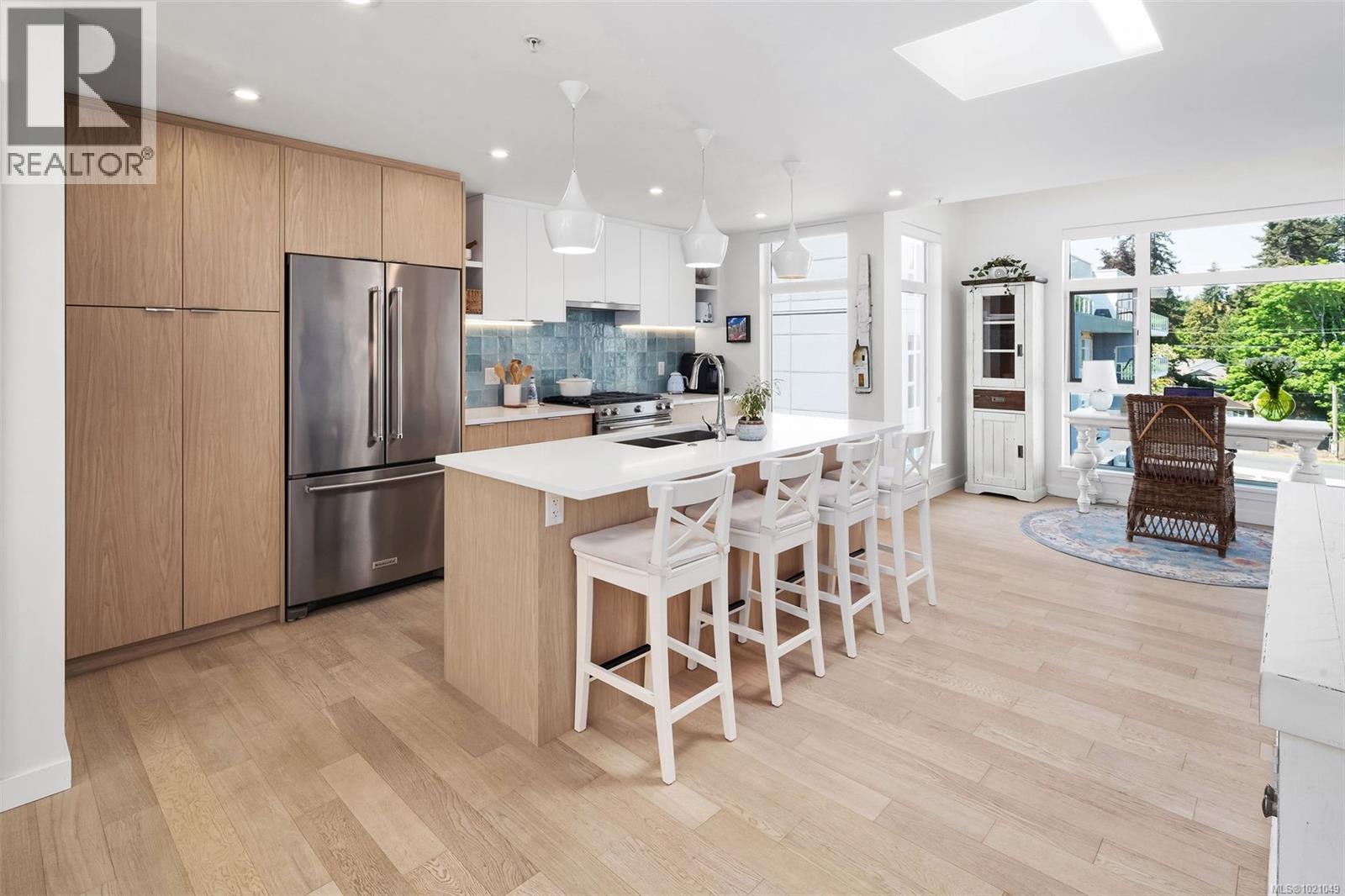 405 5118 Cordova Bay Road, Saanich