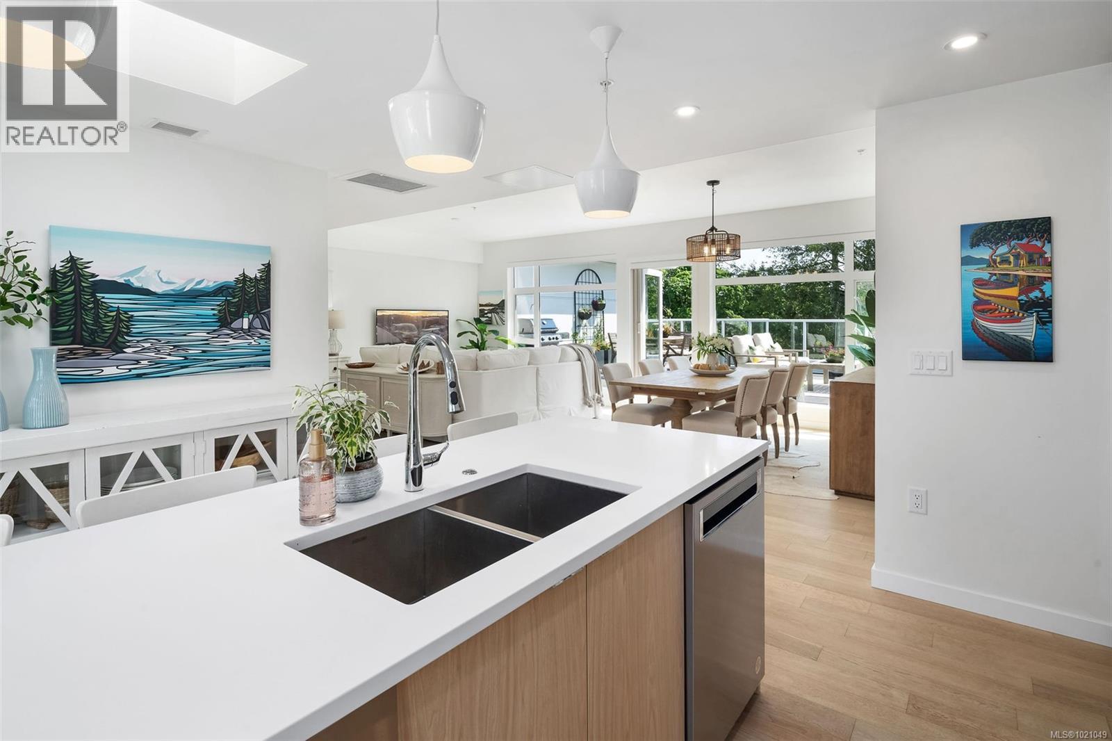 405 5118 Cordova Bay Road, Saanich