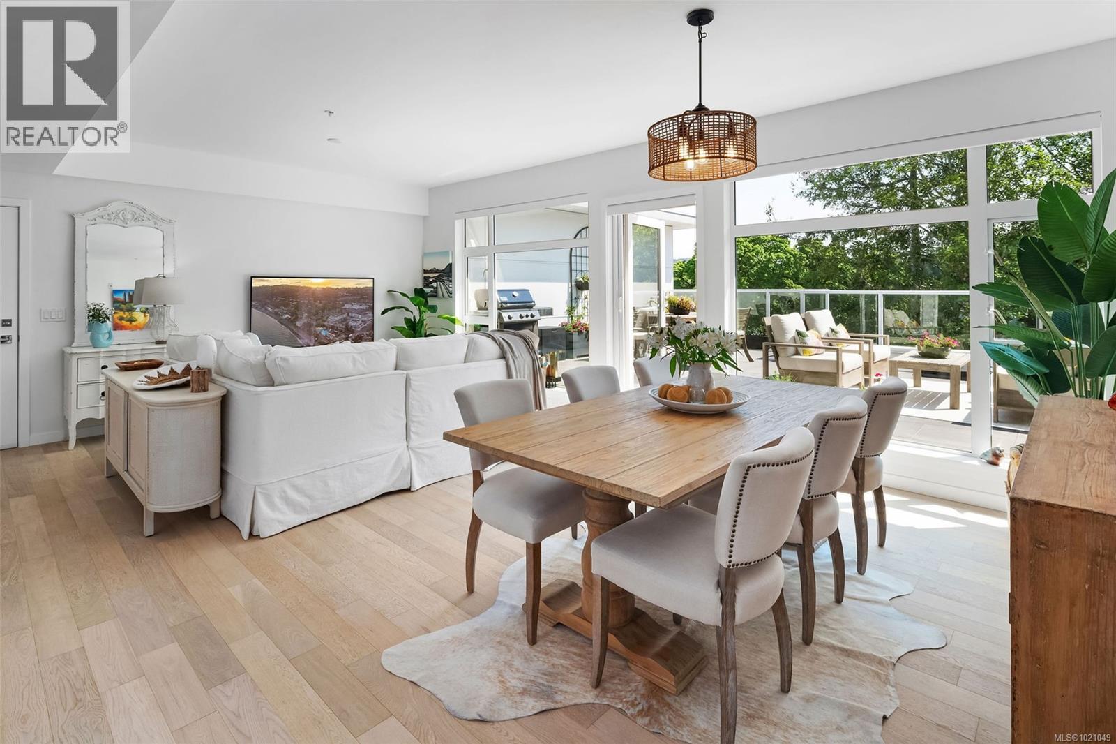 405 5118 Cordova Bay Road, Saanich