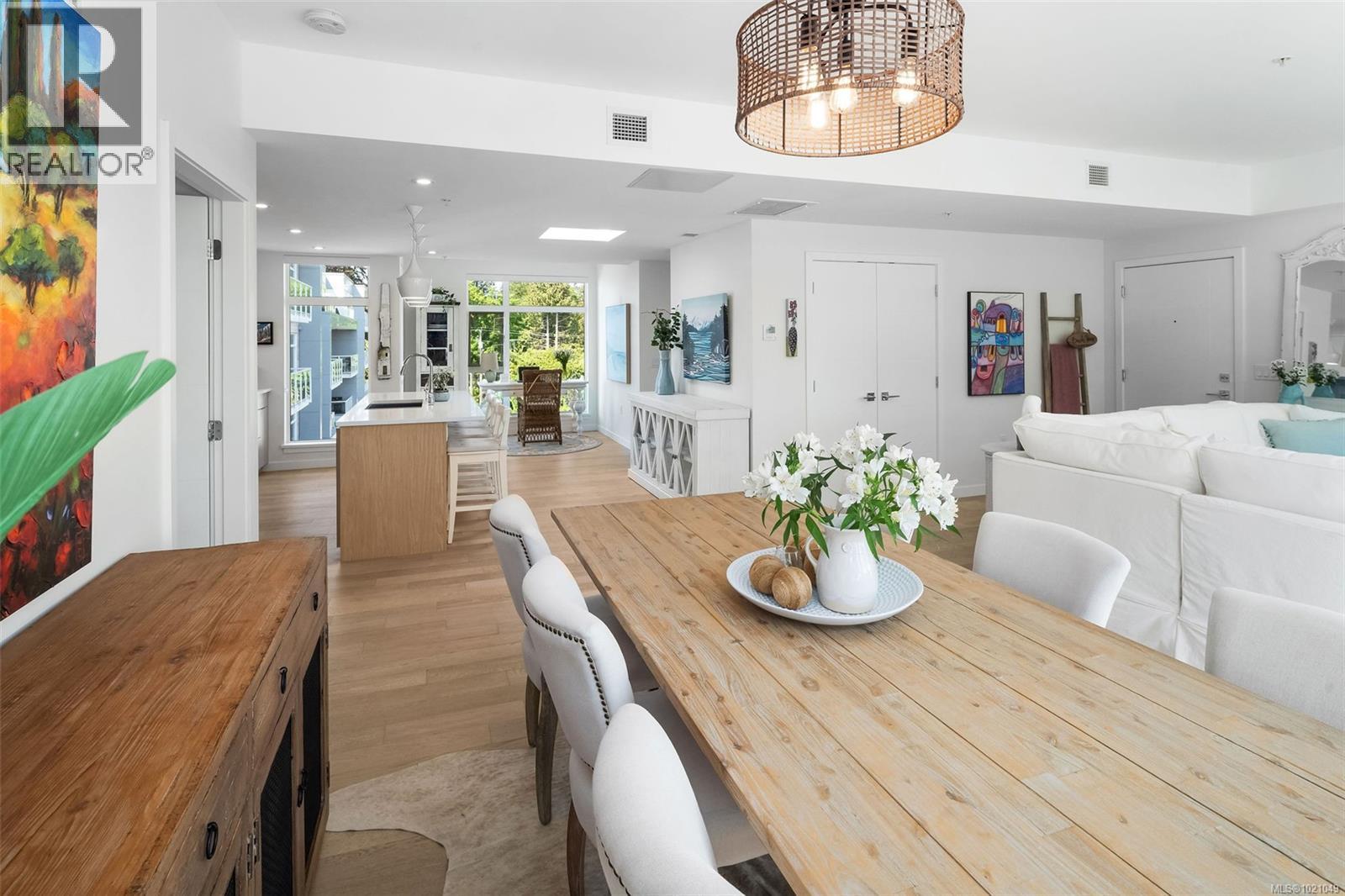 405 5118 Cordova Bay Road, Saanich