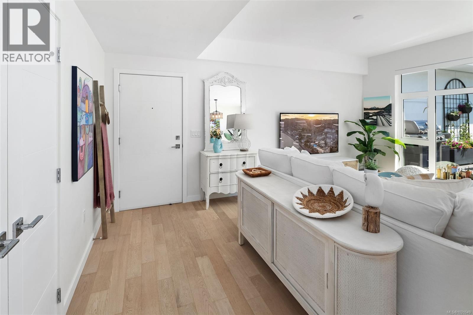 405 5118 Cordova Bay Road, Saanich