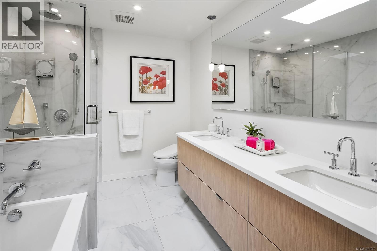 405 5118 Cordova Bay Road, Saanich