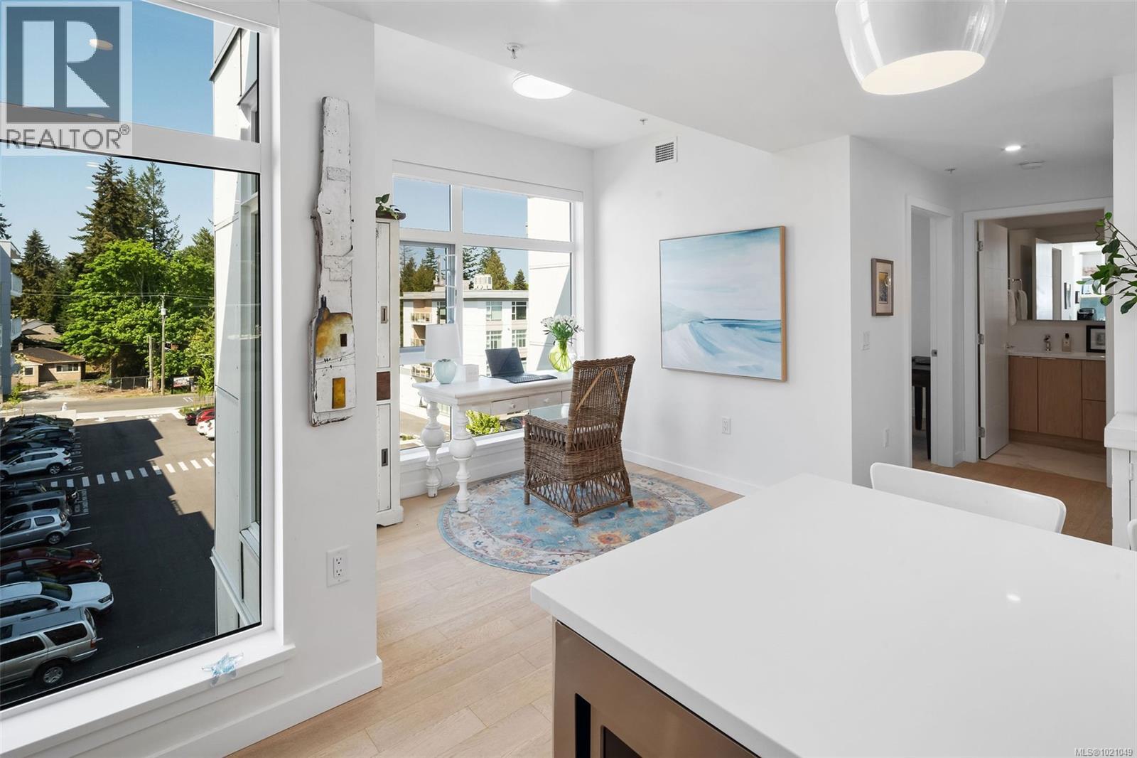 405 5118 Cordova Bay Road, Saanich