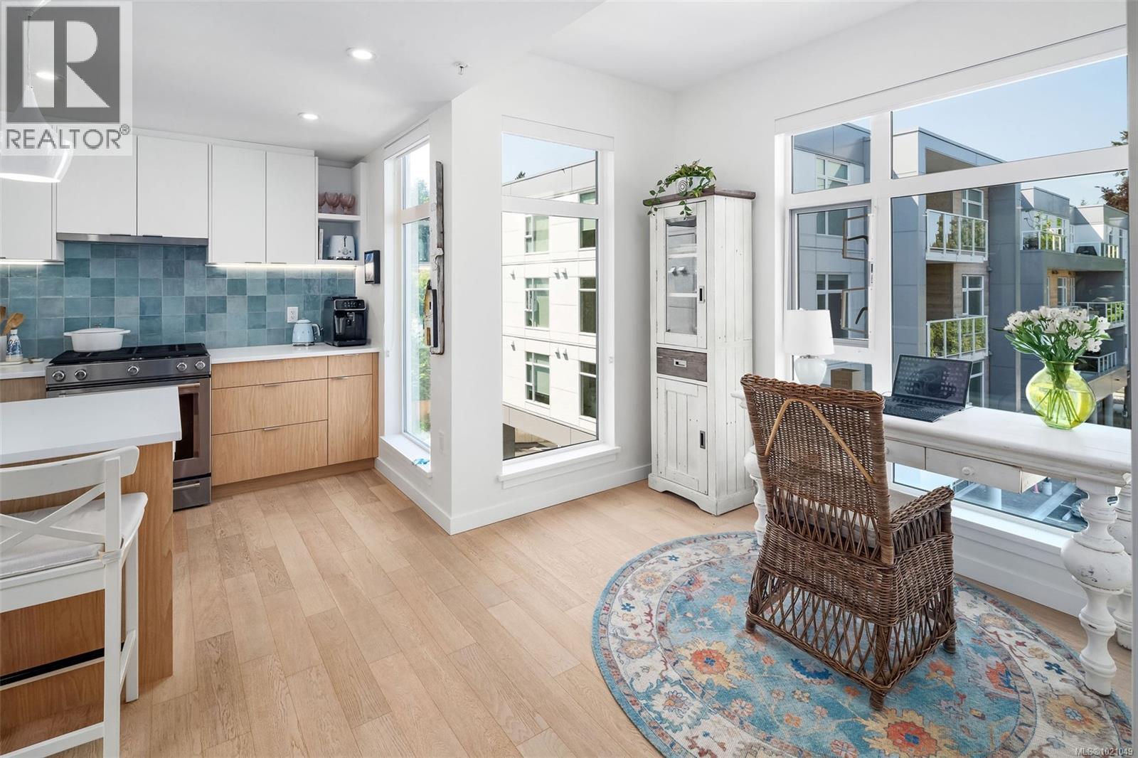 405 5118 Cordova Bay Road, Saanich