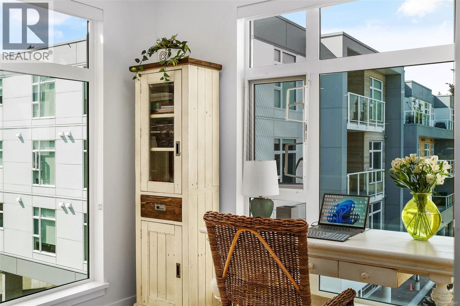 405 5118 Cordova Bay Road, Saanich