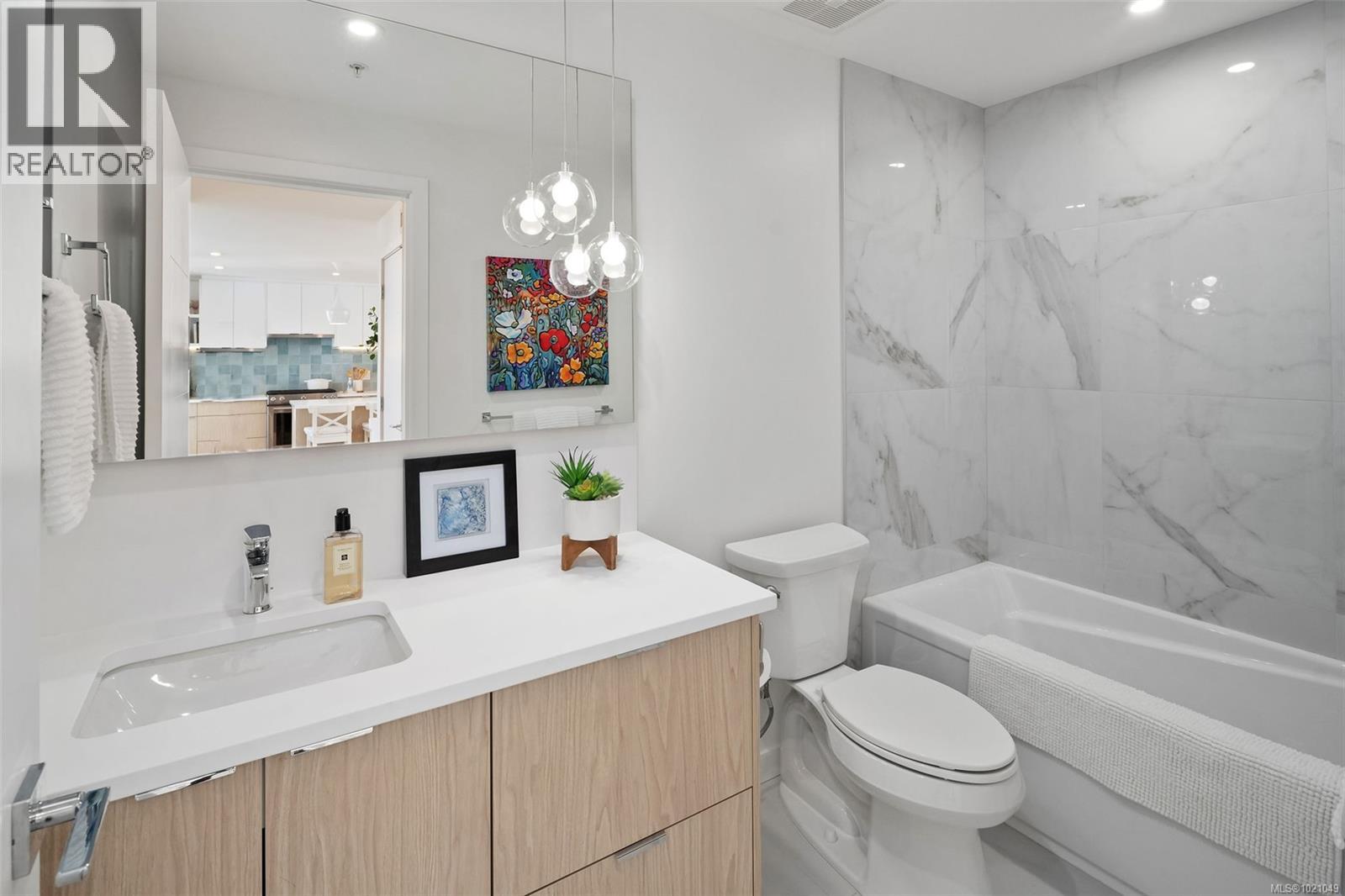 405 5118 Cordova Bay Road, Saanich