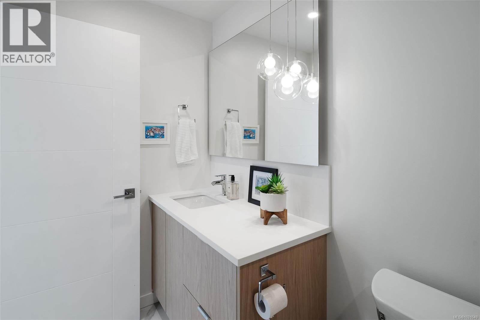 405 5118 Cordova Bay Road, Saanich