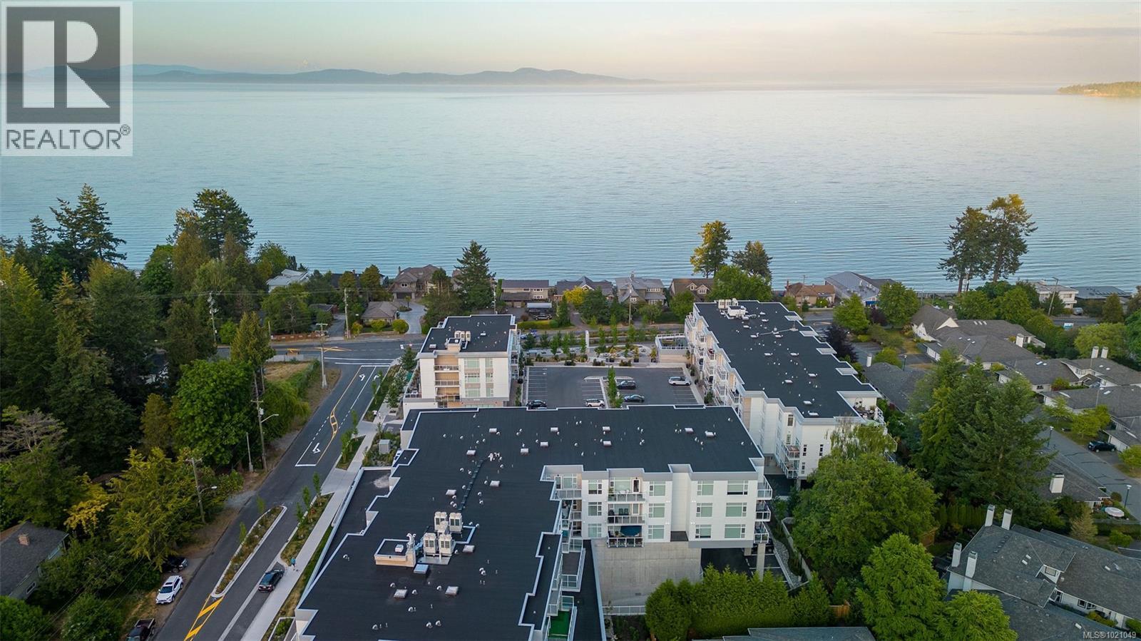 405 5118 Cordova Bay Road, Saanich