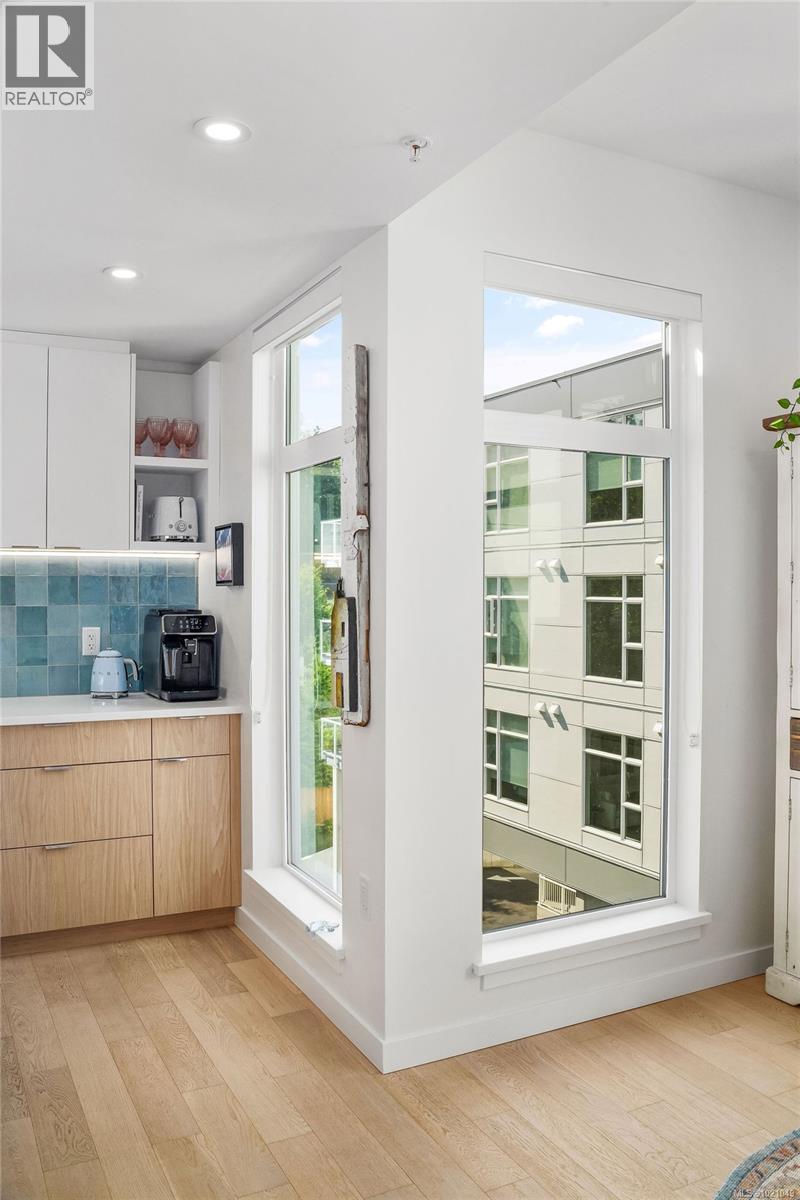 405 5118 Cordova Bay Road, Saanich