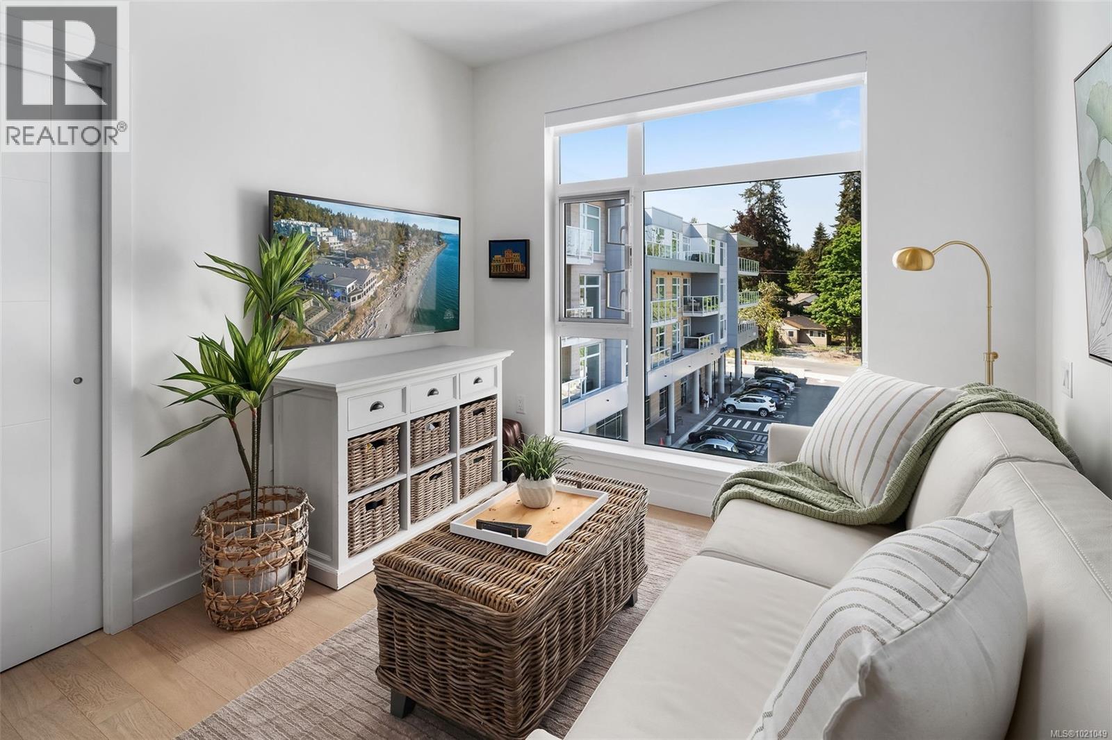 405 5118 Cordova Bay Road, Saanich