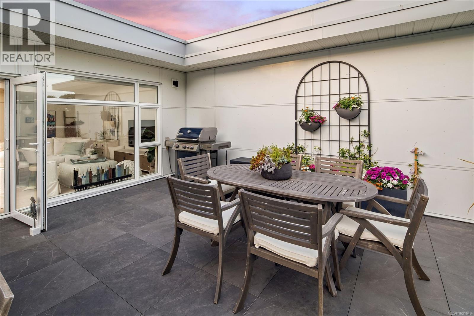 405 5118 Cordova Bay Road, Saanich