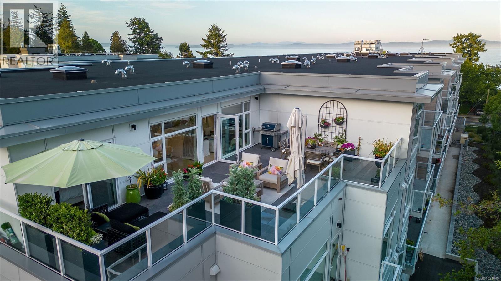 405 5118 Cordova Bay Road, Saanich