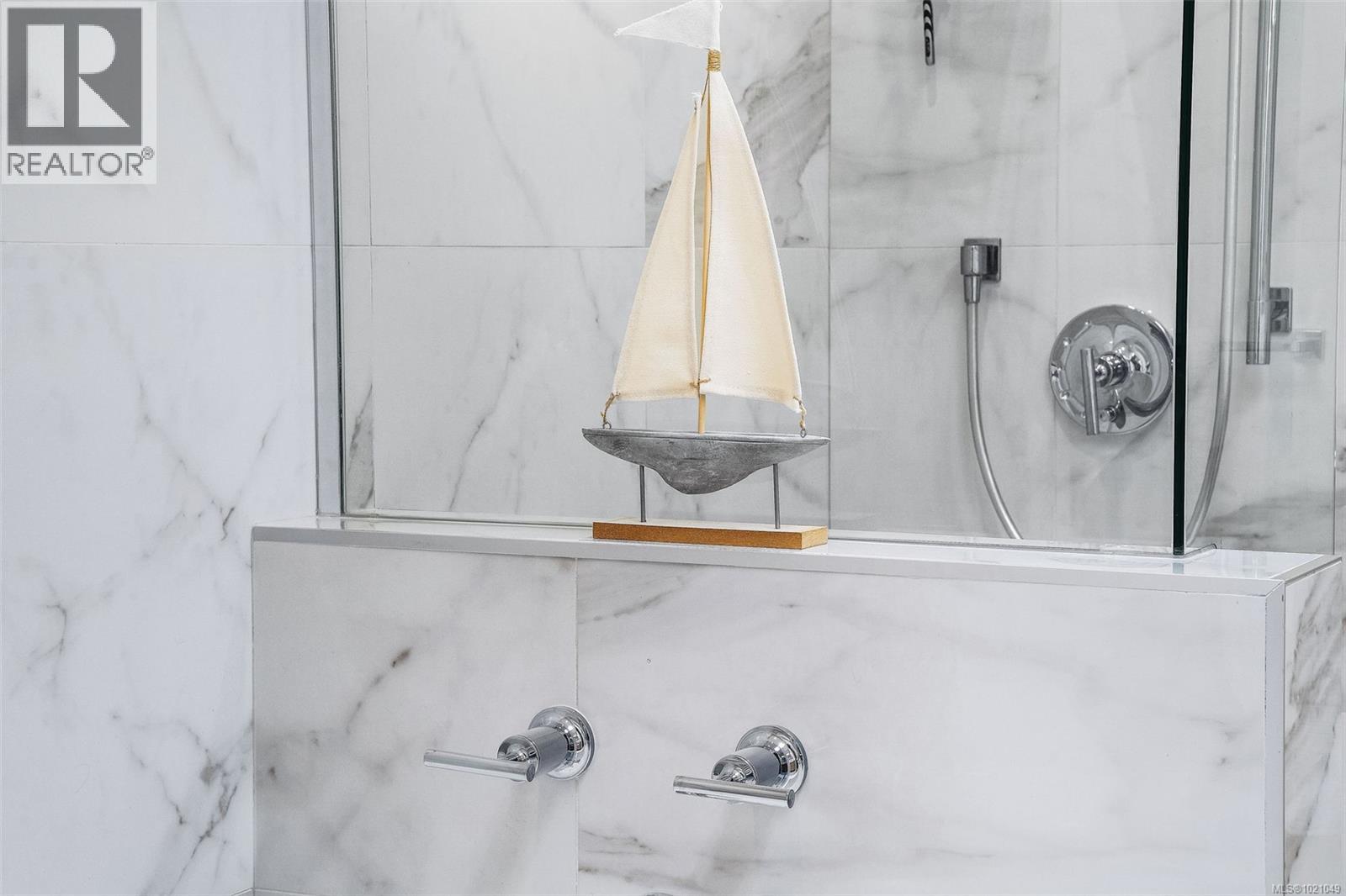 405 5118 Cordova Bay Road, Saanich