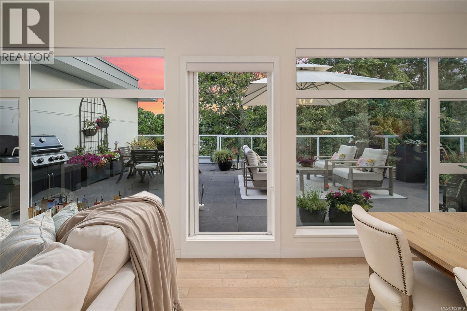 405 5118 Cordova Bay Road, Saanich